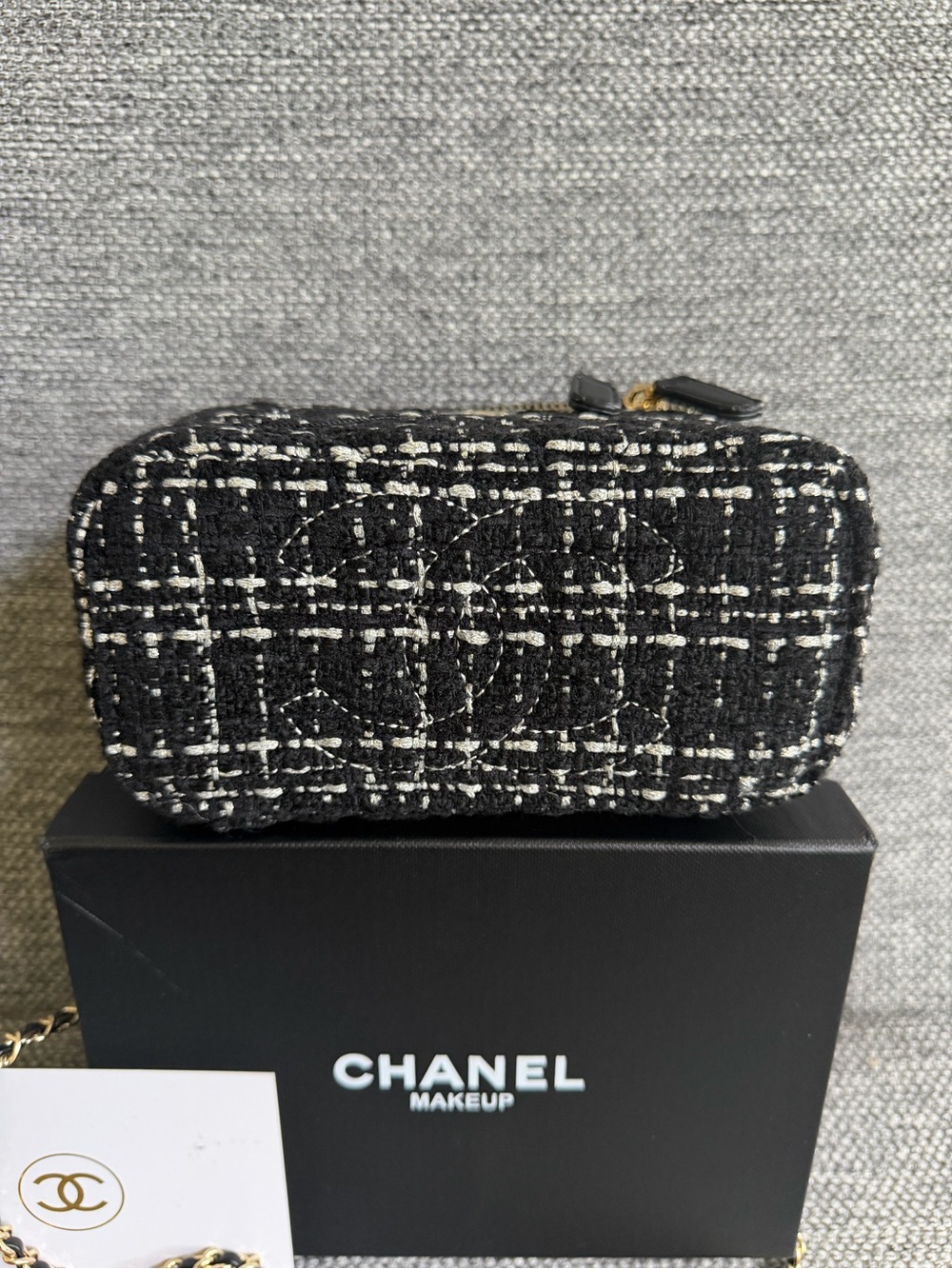 CHANEL MAKEUP Black & White Tweed Mini Vanity Crossbody with Gold Chain - Picture 5 of 10